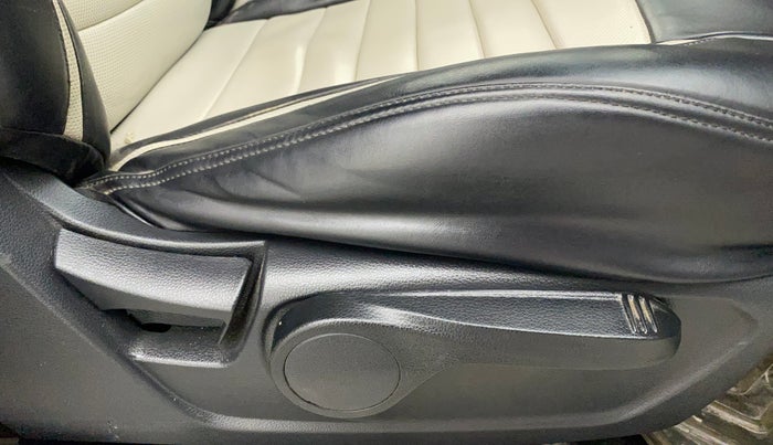 2019 Mahindra XUV300 W8 1.5 DIESEL, Diesel, Manual, 70,864 km, Driver Side Adjustment Panel