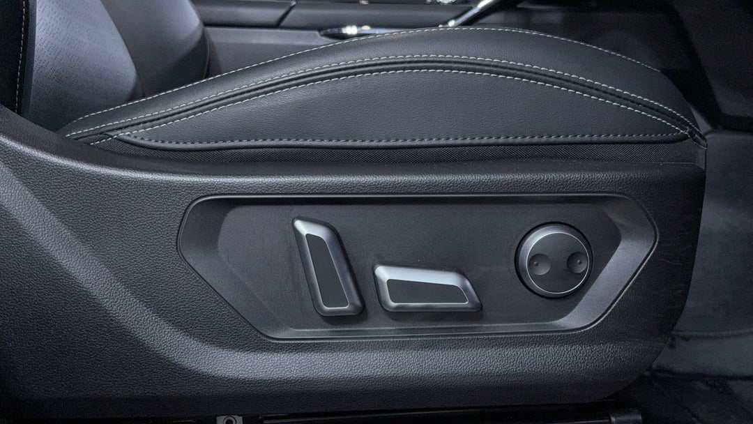 2024 GWM Haval H6 Ultra Hybrid, Automatic, 23852 km, Drivers Side Adjustment Panel