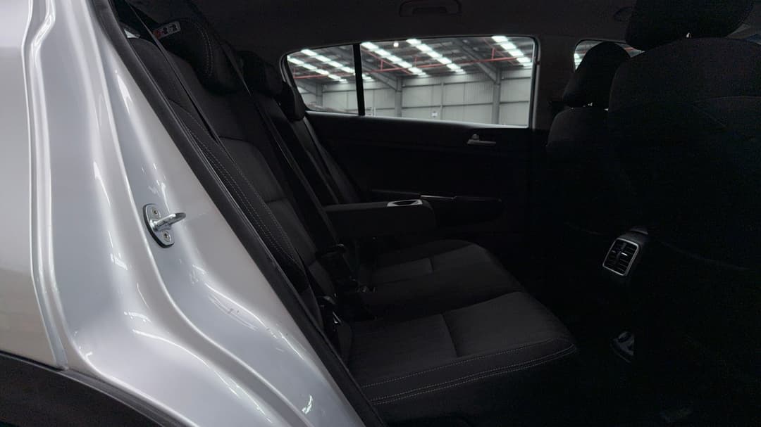 2016 Kia Sportage Si (FWD), Automatic, 121423 km, Right Side Rear Door Cabin View