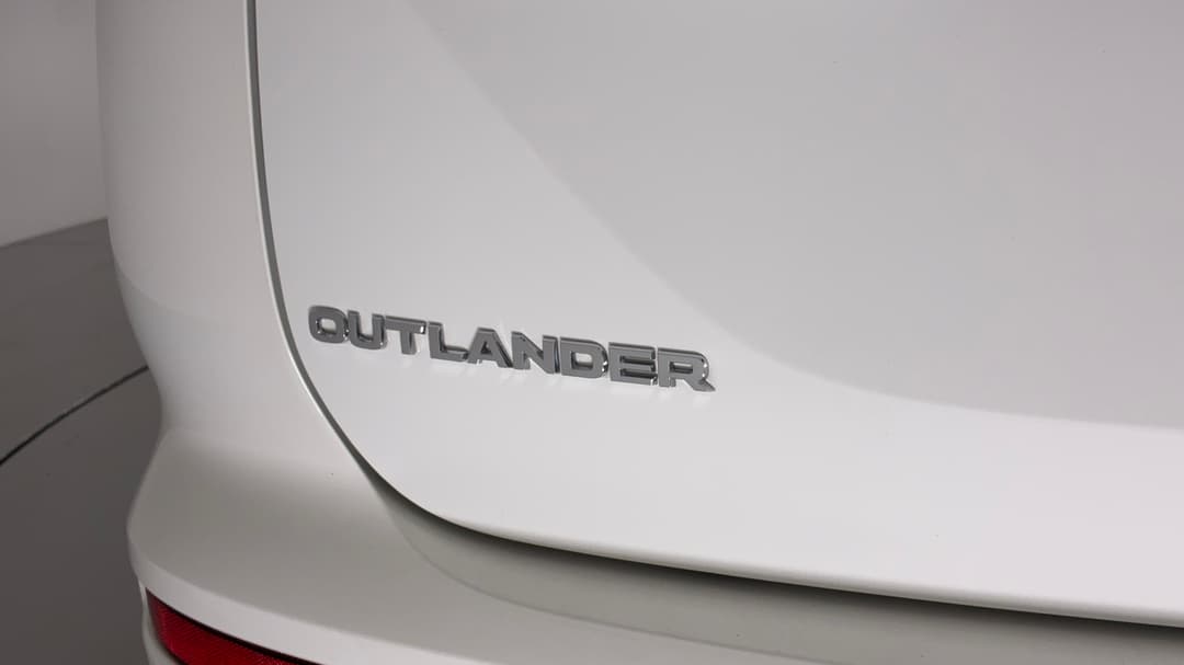 2023 Mitsubishi Outlander Es 7 Seat (2WD), Automatic, 35671 km, Badge (Boot Left Side)