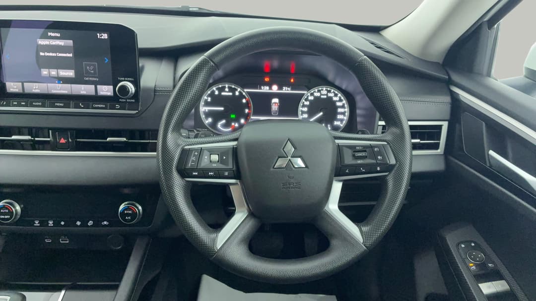 2023 Mitsubishi Outlander Es 7 Seat (2WD), Automatic, 35671 km, Steering Wheel Close-up
