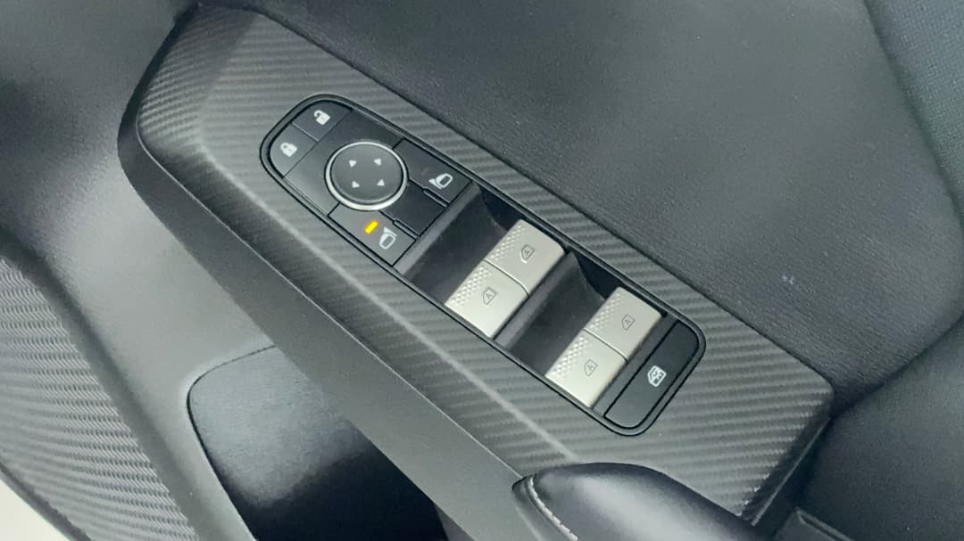2023 Mitsubishi Outlander Es 7 Seat (2WD), Automatic, 35671 km, Drivers Side Door Panel Controls