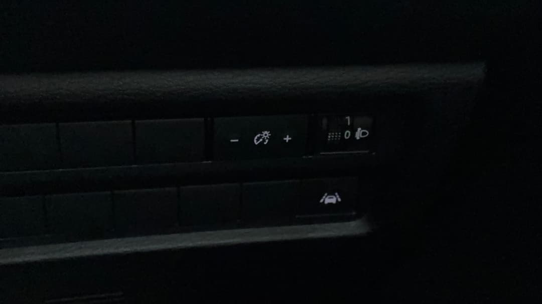 2023 Mitsubishi Outlander Es 7 Seat (2WD), Automatic, 35671 km, Utility Switches/Buttons