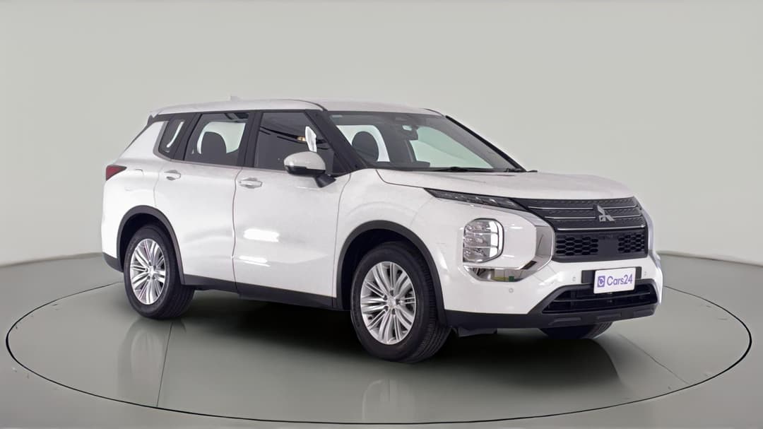 2023 Mitsubishi Outlander Es 7 Seat (2WD), Automatic, 35671 km, Right Front Diagonal (45- Degree) View