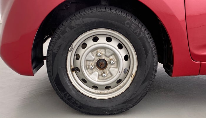 2014 Hyundai Eon ERA PLUS, Petrol, Manual, 30,902 km, Left Front Wheel