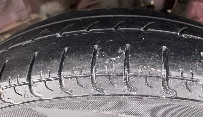 2014 Hyundai Eon ERA PLUS, Petrol, Manual, 30,902 km, Left Rear Tyre Tread