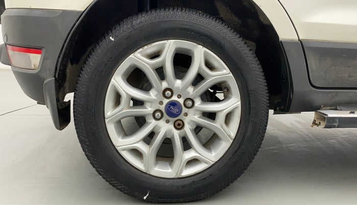 2015 Ford Ecosport 1.5 TITANIUM TI VCT AT, Petrol, Automatic, 1,00,451 km, Right Rear Wheel