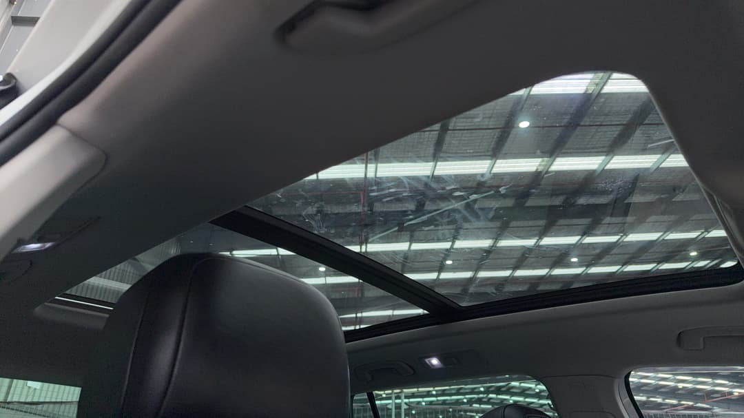 2017 Volkswagen Tiguan 162 Tsi Sportline, Automatic, 107982 km, Interior Sunroof/Moonroof