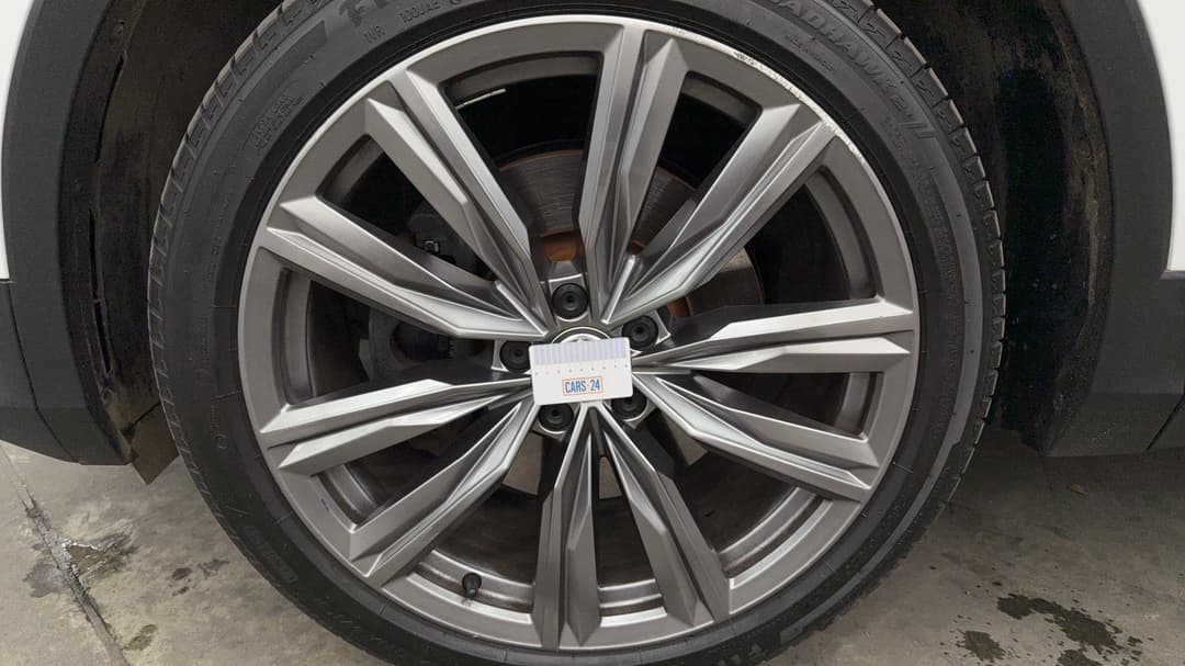 2017 Volkswagen Tiguan 162 Tsi Sportline, Automatic, 107982 km, Wheels Rim Front LHS Gutter Rash