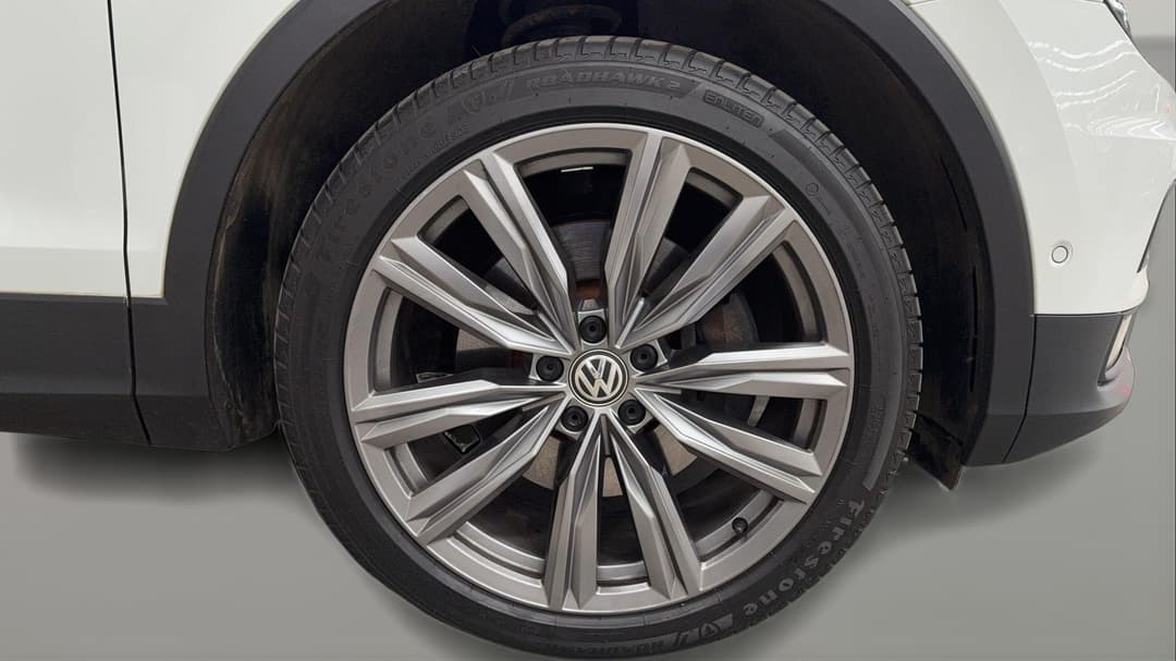 2017 Volkswagen Tiguan 162 Tsi Sportline, Automatic, 107982 km, Right Front Wheel