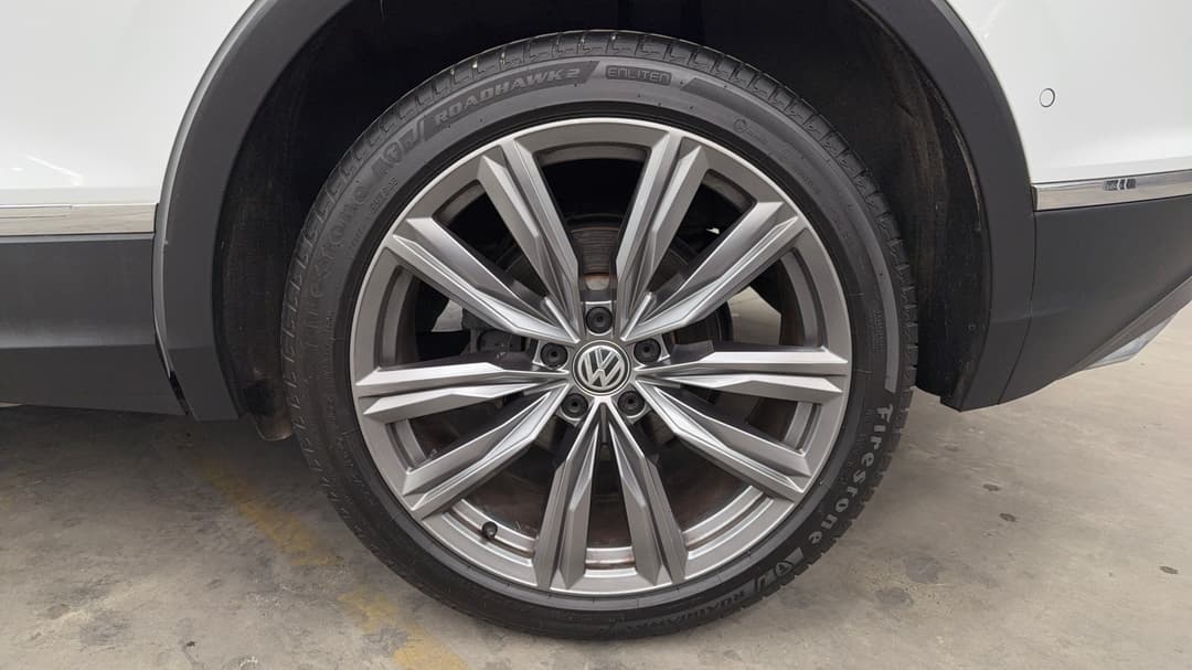 2017 Volkswagen Tiguan 162 Tsi Sportline, Automatic, 107982 km, Left Rear Wheel