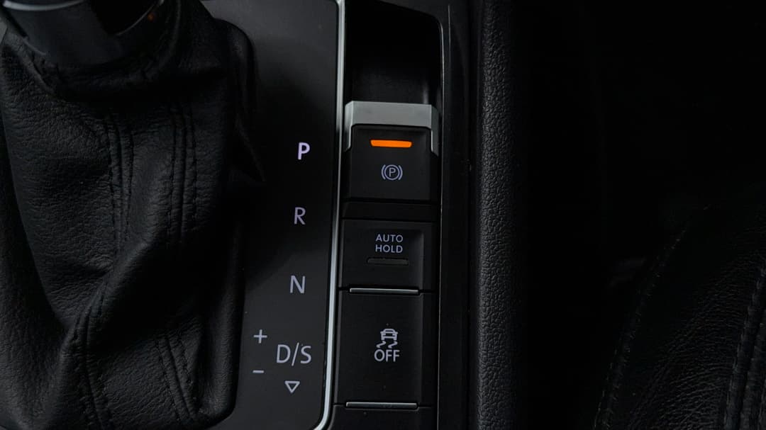 2017 Volkswagen Tiguan 162 Tsi Sportline, Automatic, 107982 km, Handbrake