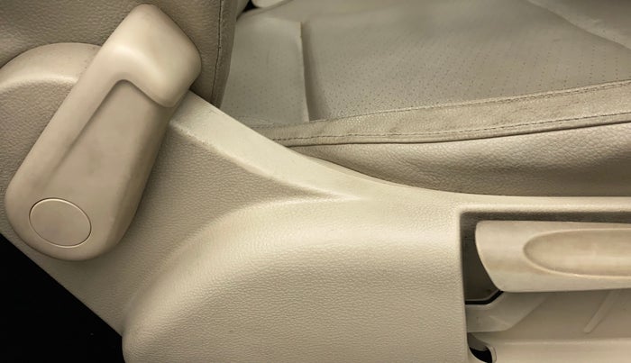 2015 Volkswagen Vento HIGHLINE 1.6 MPI, Petrol, Manual, 54,013 km, Driver Side Adjustment Panel