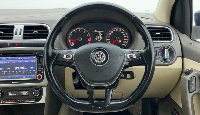 2015 Volkswagen Vento HIGHLINE 1.6 MPI, Petrol, Manual, 54,013 km, Steering Wheel Close Up