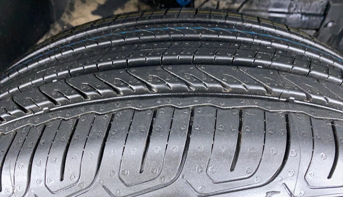 2017 Maruti Vitara Brezza VDI OPT, Diesel, Manual, 59,143 km, Right Front Tyre Tread