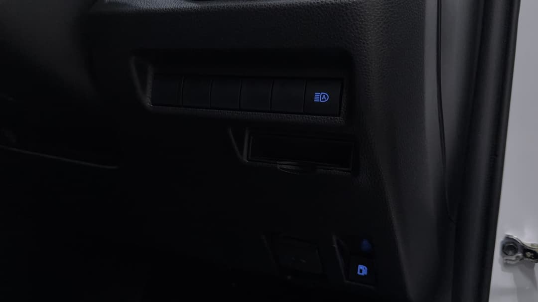 2020 Toyota RAV4 Gx (AWD) Hybrid, Automatic, 31610 km, Utility Switches/Buttons