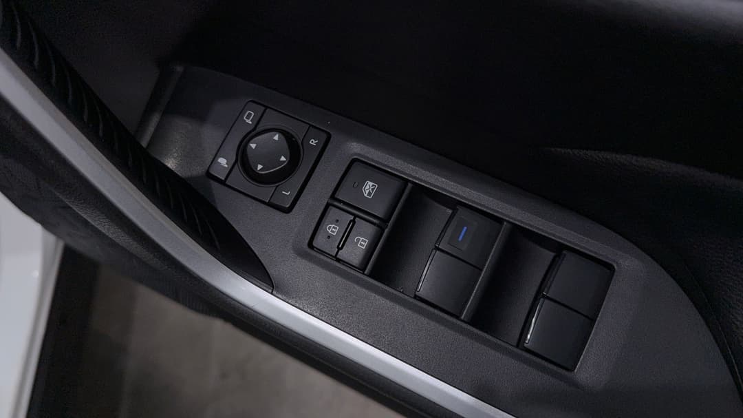 2020 Toyota RAV4 Gx (AWD) Hybrid, Automatic, 31610 km, Drivers Side Door Panel Controls