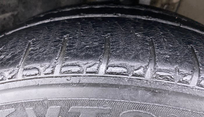 2011 Skoda Fabia ELEGANCE 1.6 MPI, Petrol, Manual, 90,749 km, Left Front Tyre Tread