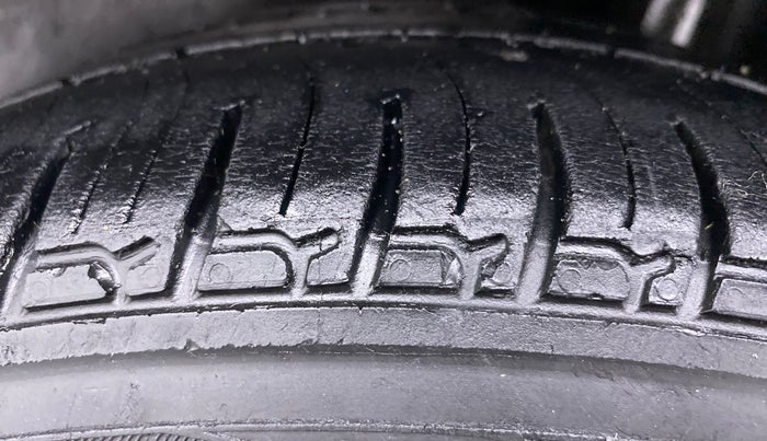 2011 Skoda Fabia ELEGANCE 1.6 MPI, Petrol, Manual, 90,749 km, Left Rear Tyre Tread