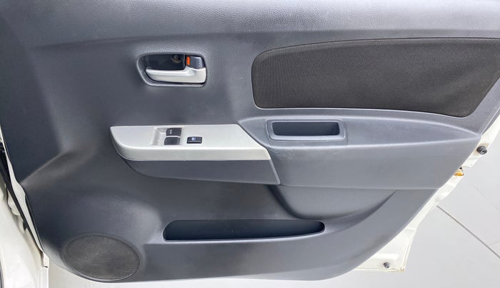 2011 Maruti Wagon R 1.0 LXI, Petrol, Manual, 38,315 km, Driver Side Door Panels Control