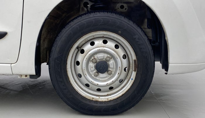 2011 Maruti Wagon R 1.0 LXI, Petrol, Manual, 38,315 km, Right Front Wheel