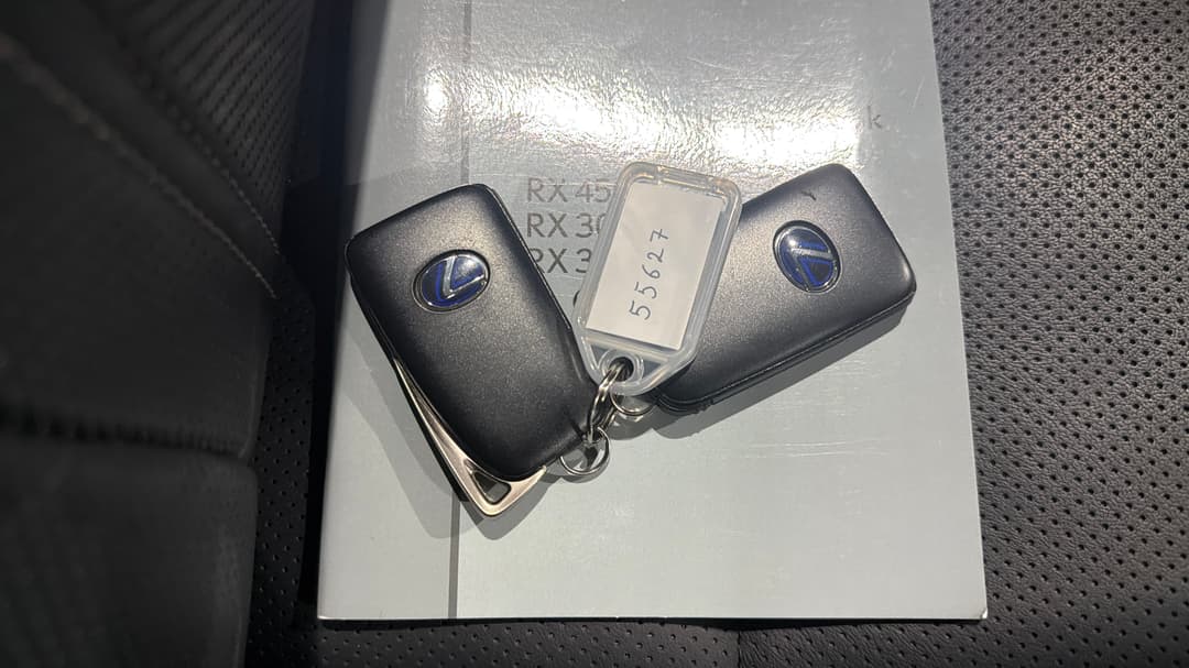 2022 Lexus Rx450h Luxury Hybrid, Automatic, 61096 km, Key Close-up
