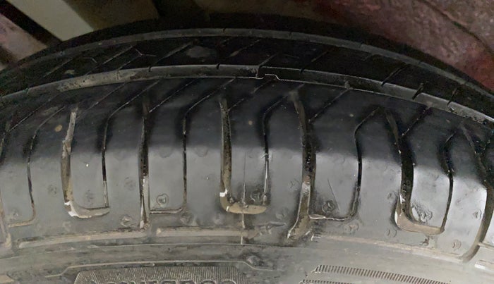2011 Maruti Wagon R 1.0 LXI CNG, CNG, Manual, 72,438 km, Right Rear Tyre Tread