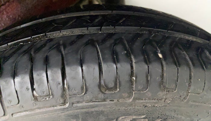 2011 Maruti Wagon R 1.0 LXI CNG, CNG, Manual, 72,438 km, Left Rear Tyre Tread