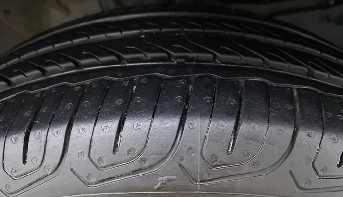 2018 Honda City SV MT EDGE EDITION PETROL, Petrol, Manual, 76,483 km, Right Front Tyre Tread