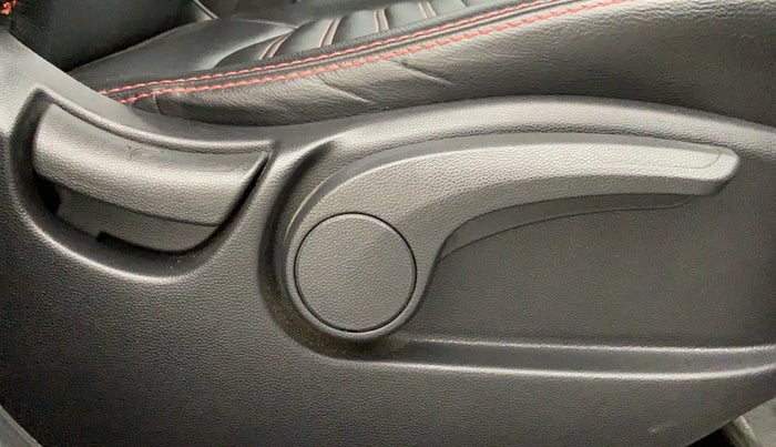 2018 Hyundai Creta 1.6 SX PLUS AUTO PETROL, Petrol, Automatic, 26,715 km, Driver Side Adjustment Panel