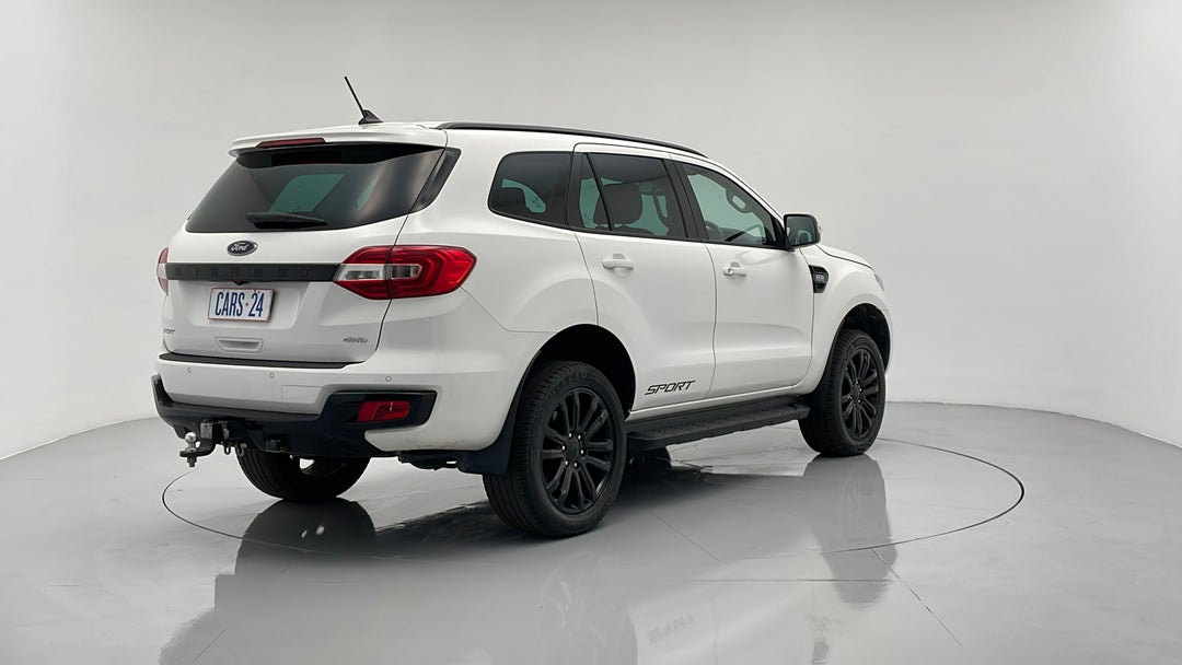 Right Back Diagonal (45- Degree) View