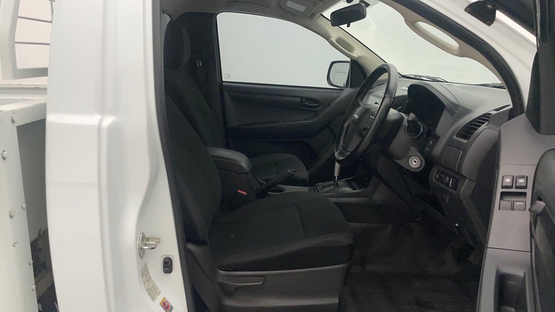 2020 Isuzu D-MAX Sx Hi-ride (4x2), Automatic, 129118 km, Right Side Front Door Cabin View