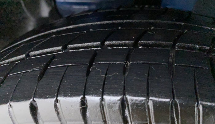 2015 Hyundai Elite i20 MAGNA 1.2, Petrol, Manual, 51,832 km, Left Front Tyre Tread