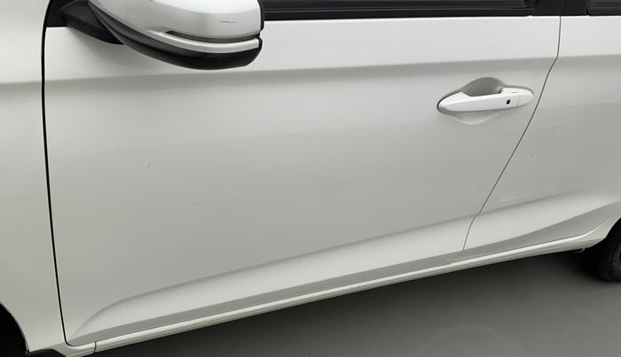 2020 Honda Amaze 1.2L I-VTEC V CVT, Petrol, Automatic, 33,902 km, Front passenger door - Slight discoloration