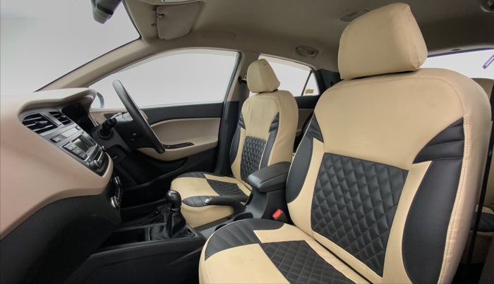 2017 Hyundai Elite i20 SPORTZ 1.2, Petrol, Manual, 63,735 km, Right Side Front Door Cabin View