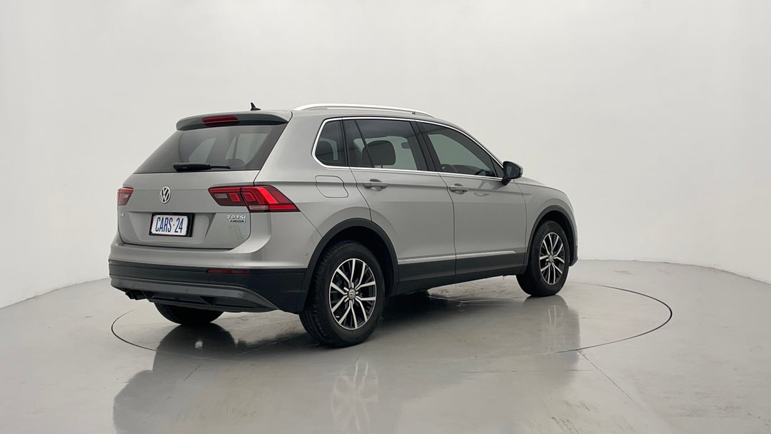 Right Back Diagonal (45- Degree) View