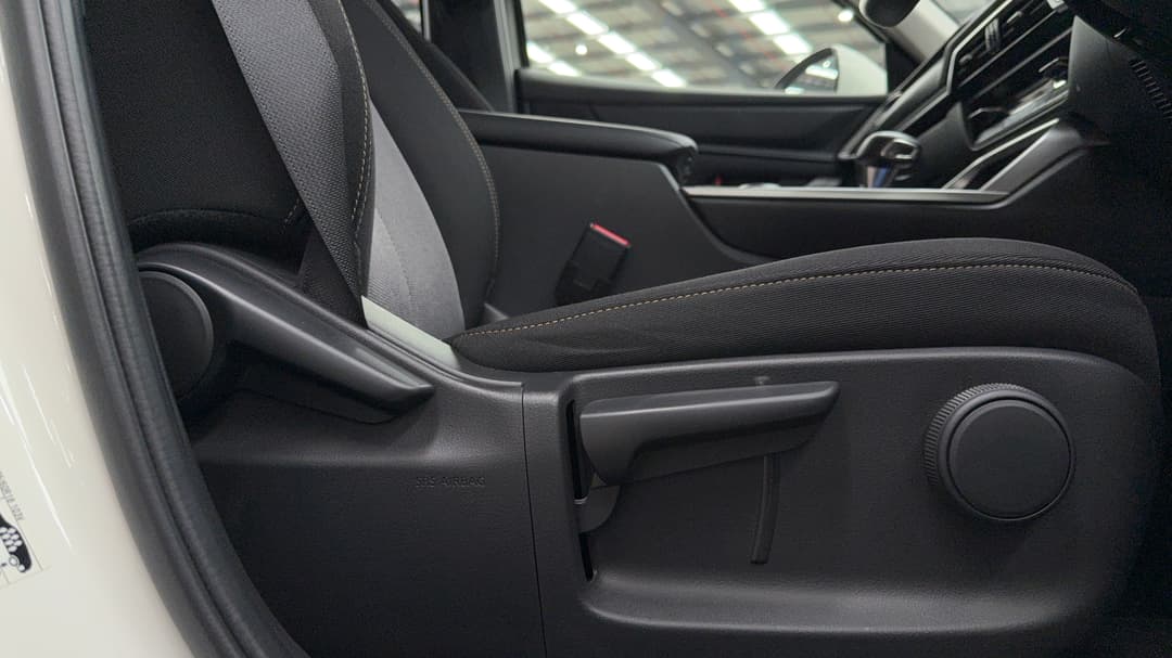 2024 Mazda Cx-80 G40e Pure, Automatic, 11668 km, Drivers Side Adjustment Panel