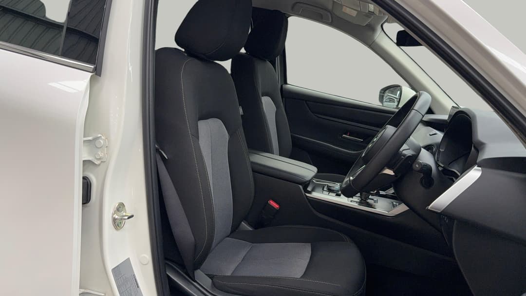 2024 Mazda Cx-80 G40e Pure, Automatic, 11668 km, Right Side Front Door Cabin View