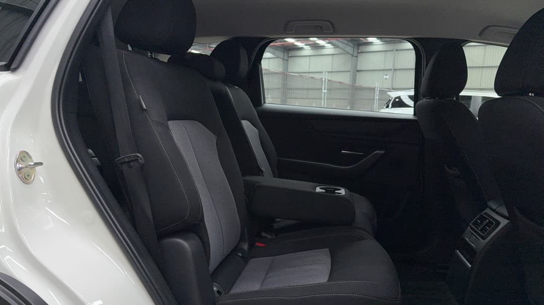 2024 Mazda Cx-80 G40e Pure, Automatic, 11668 km, Right Side Rear Door Cabin View