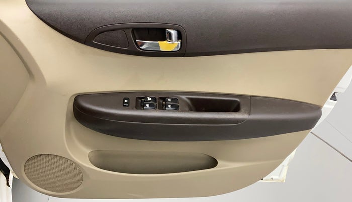 2011 Hyundai i20 MAGNA 1.4 CRDI, Diesel, Manual, 96,235 km, Driver Side Door Panels Control