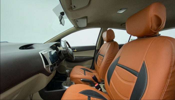 2011 Hyundai i20 MAGNA 1.4 CRDI, Diesel, Manual, 96,235 km, Right Side Front Door Cabin