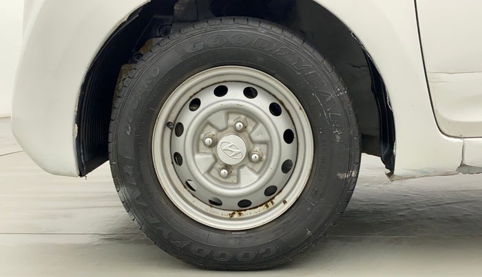 2016 Hyundai Eon ERA +, Petrol, Manual, 27,960 km, Left Front Wheel