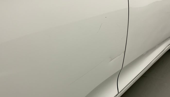2016 Hyundai Eon ERA +, Petrol, Manual, 27,960 km, Right rear door - Minor scratches