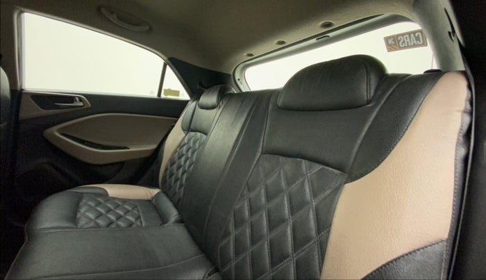 2015 Hyundai Elite i20 MAGNA 1.2, Petrol, Manual, 8,301 km, Right Side Rear Door Cabin