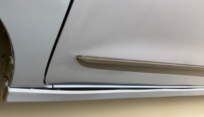 2017 Maruti Wagon R 1.0 VXI+, Petrol, Manual, 28,476 km, Left running board - Cladding has minor damage