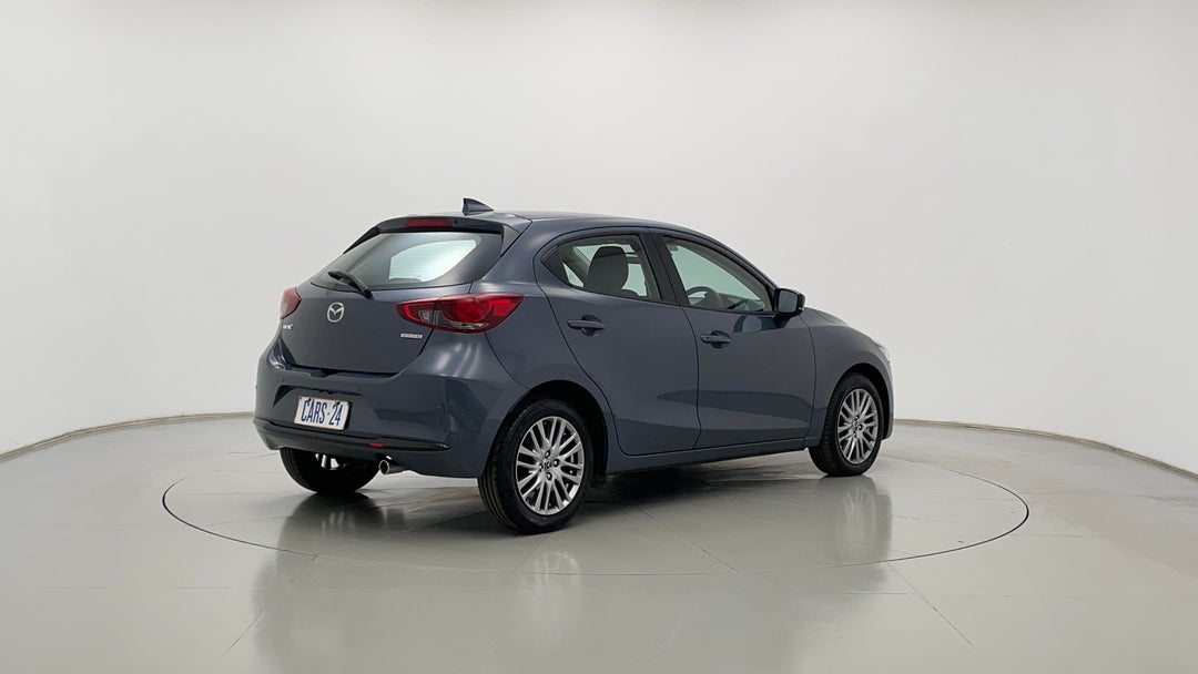 Right Back Diagonal (45- Degree) View