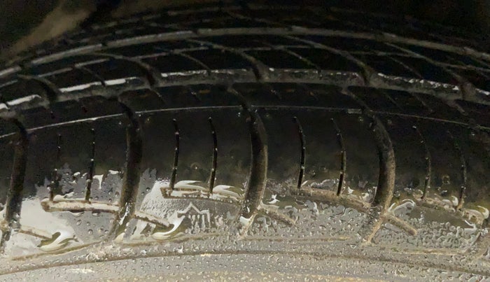 2015 Honda Amaze 1.2L I-VTEC S, Petrol, Manual, 61,397 km, Left Rear Tyre Tread