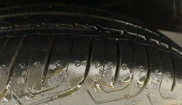 2015 Honda Amaze 1.2L I-VTEC S, Petrol, Manual, 61,397 km, Right Front Tyre Tread