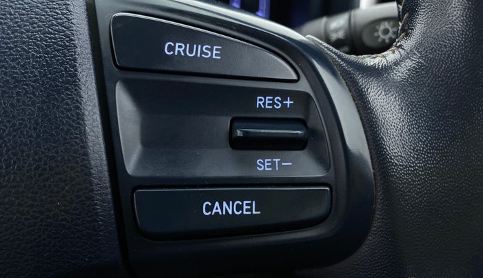 2019 Hyundai VENUE 1.0 SX TURBO GDI DUAL TONE, Petrol, Manual, 64,890 km, Adaptive Cruise Control