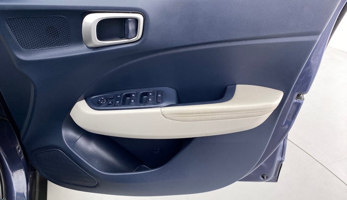 2019 Hyundai VENUE 1.0 SX TURBO GDI DUAL TONE, Petrol, Manual, 64,890 km, Driver Side Door Panels Control